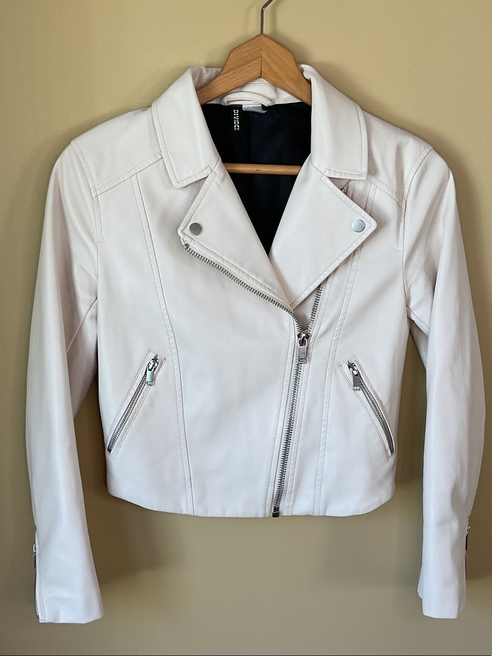 H&M Divided White Asymmetrical Faux Leather Moto Jacket Size 4